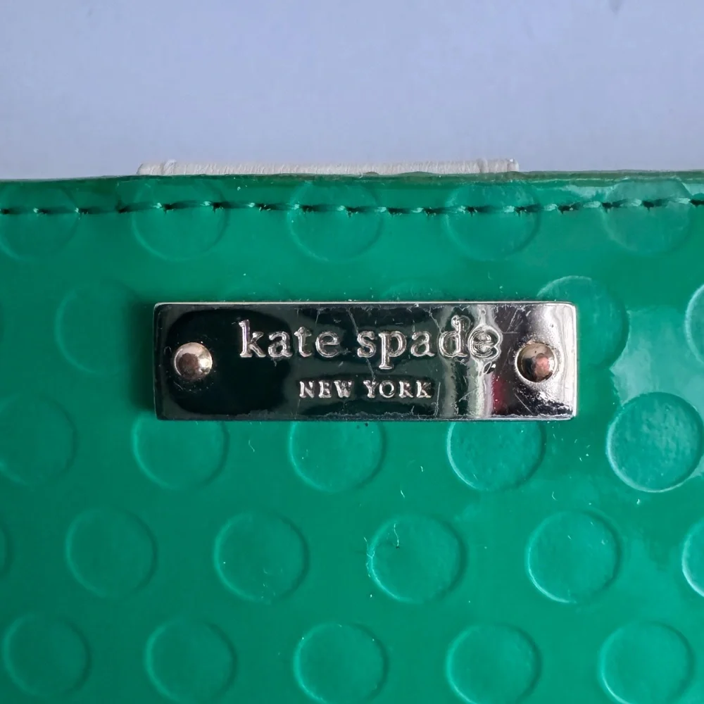 Kate Spade Green Wallet - Picture 2 of 8